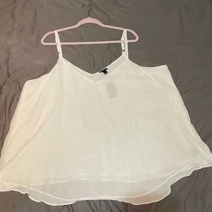 BNWT Torrid Flowy tank